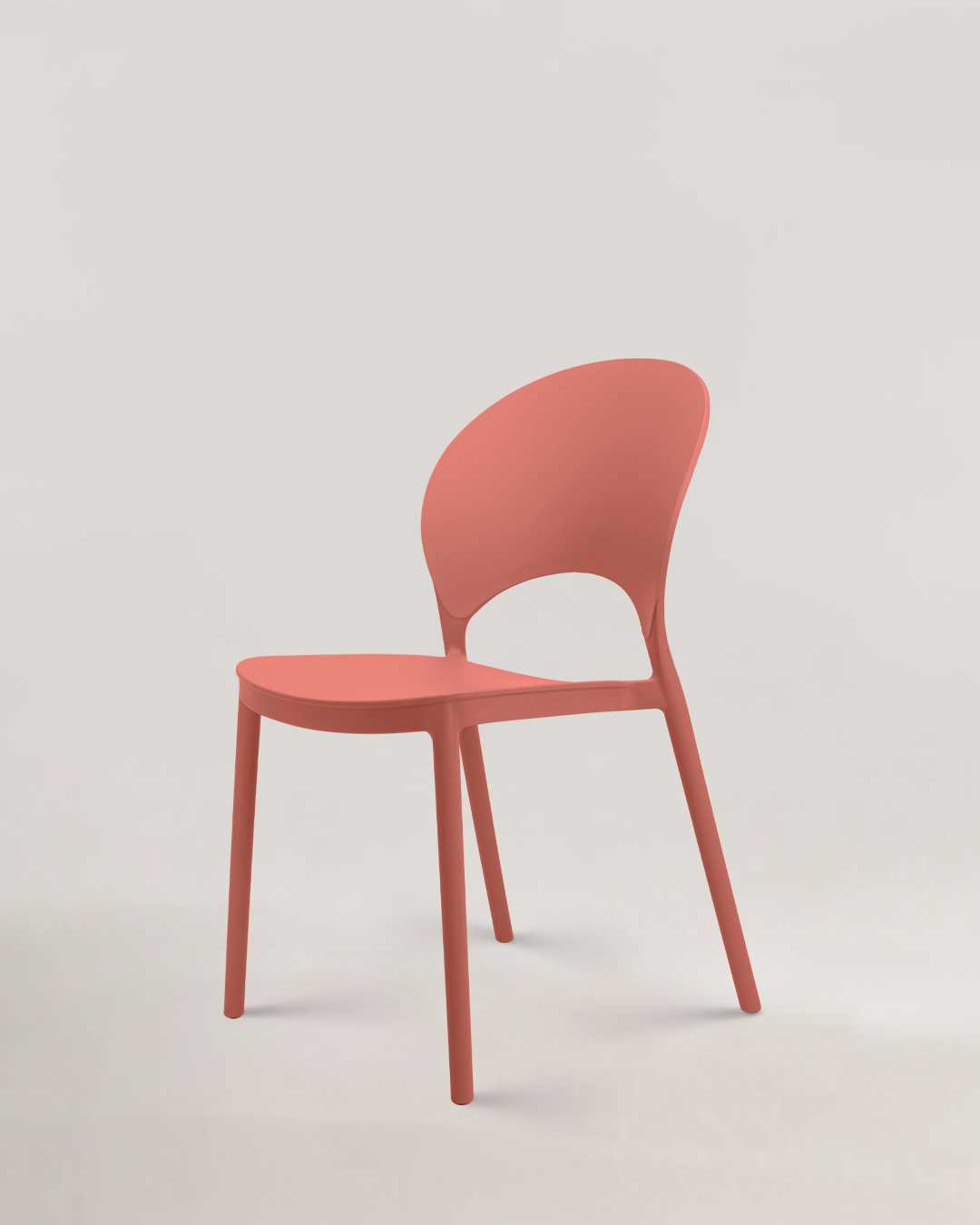 Silla Nysa de plástico color castaño rojizo