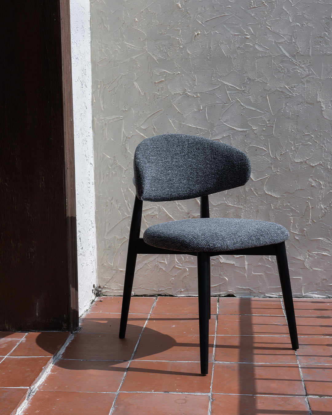 Silla de Comedor en Madera de Fresno Tapizada Sheila Dark