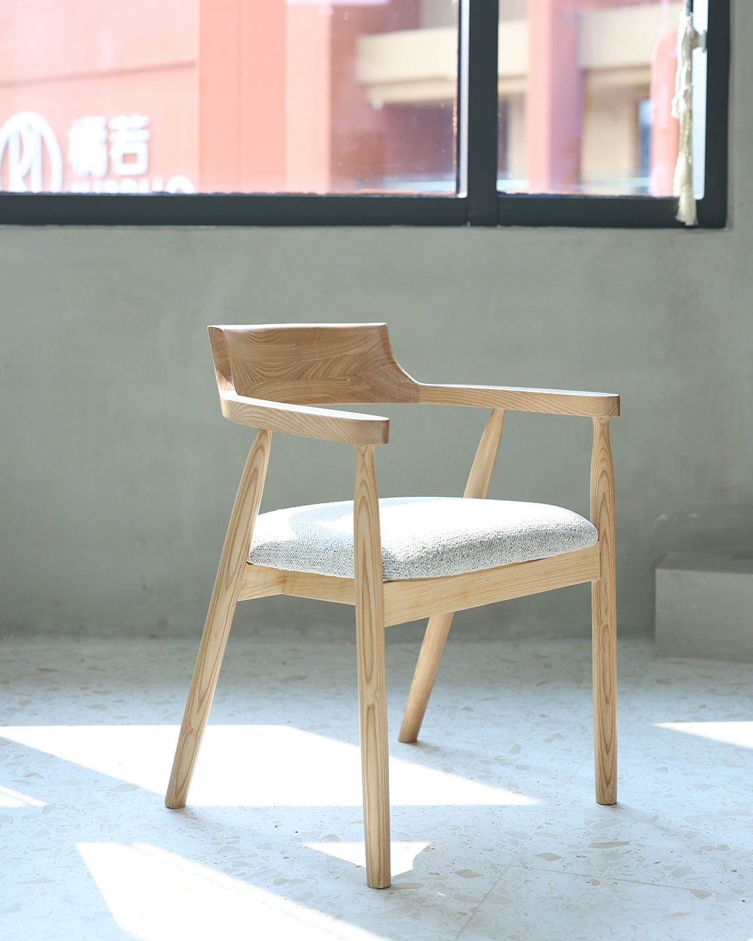 Silla de Comedor en Madera de Fresno Tapizada Kennedy Dark