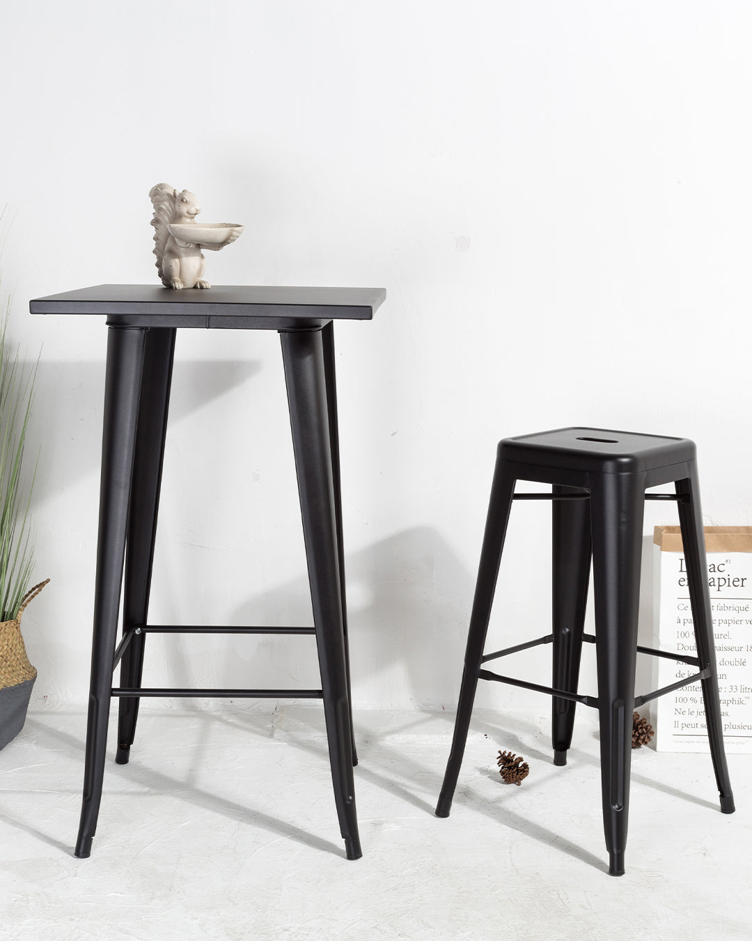 Lix Metal Bar Table Black