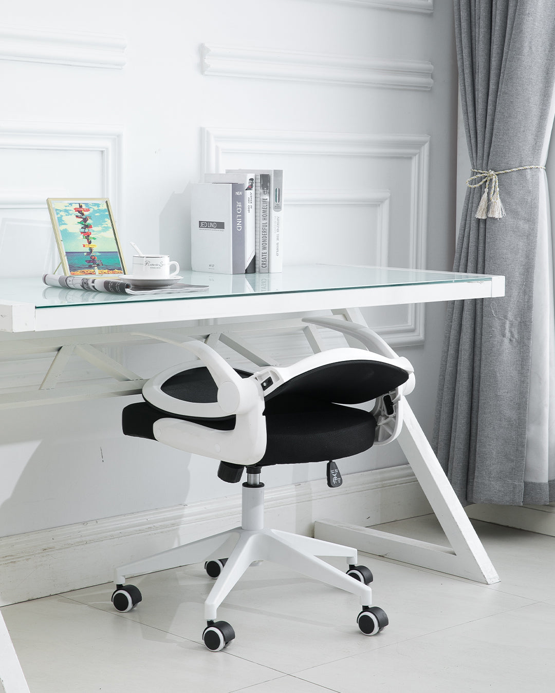 Minerva Office Chair White Black